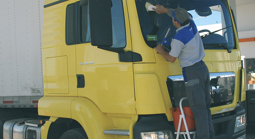 01 – ypf pila en ruta venir es mas camiones